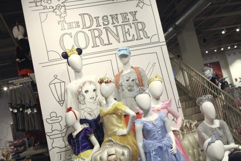 Foi inaugurada a nova loja The Disney Corner em Disney Springs que ficará aberta por tempo limitado