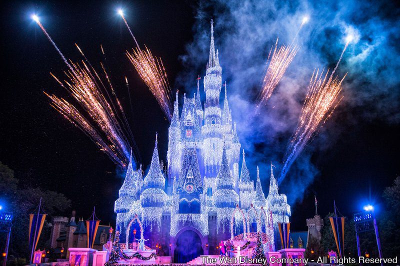 O espetáculo 'A Frozen Holiday Wish' passa a ser apresentado no Magic Kingdom