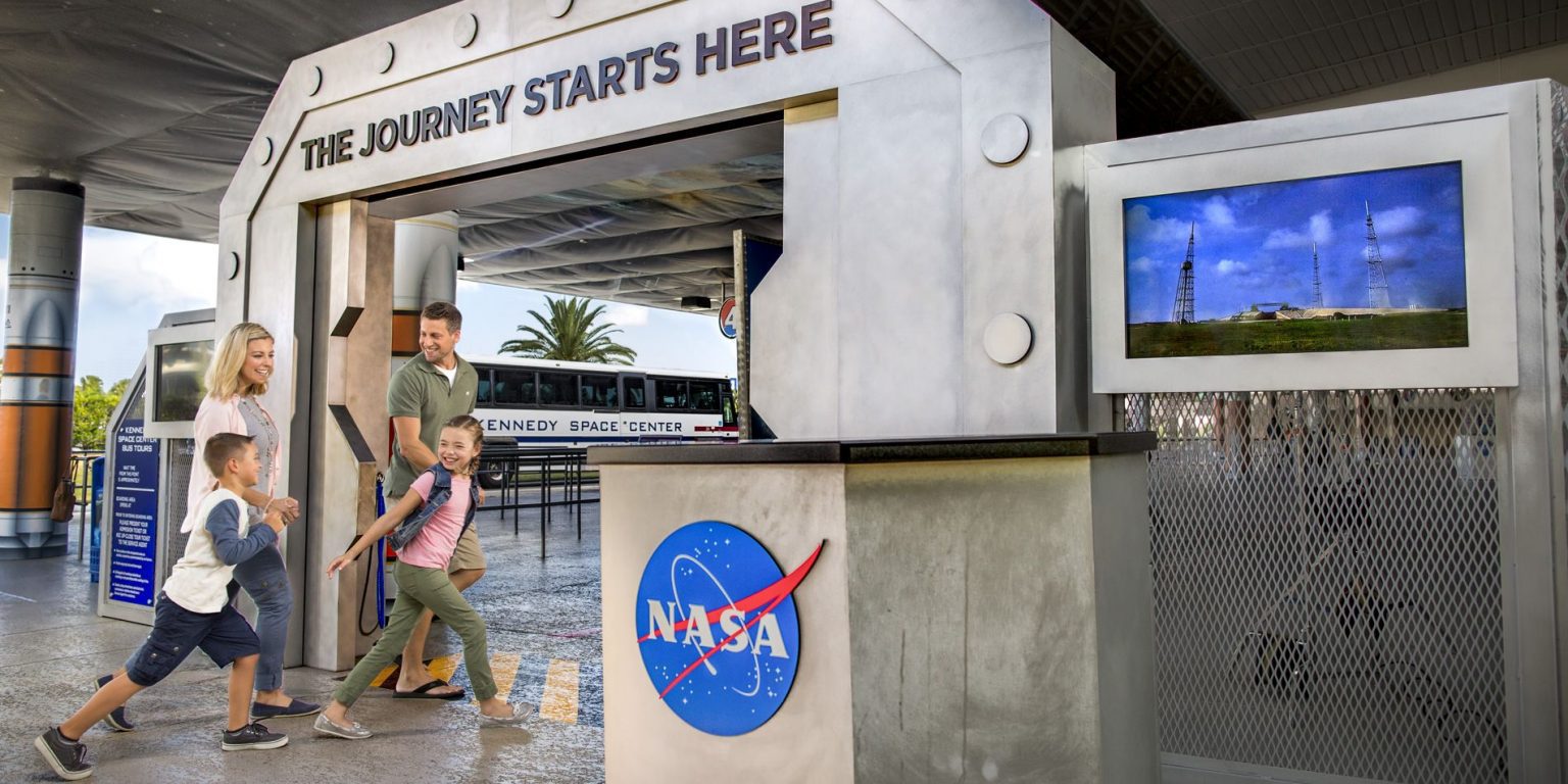 kennedy space center free bus tour