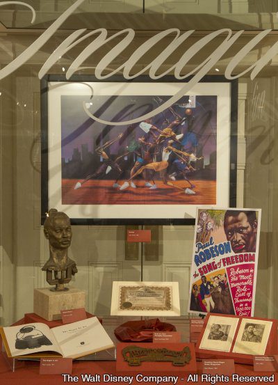 A exposição Re-Discovering America: Family Treasures from the Kinsey Collection está no parque Epcot