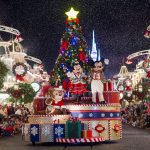 Durante as festas de fim de ano, o Walt Disney World faz a sua magia brilhar