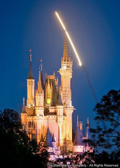 spaceshuttleoverdisneyworld 158325182