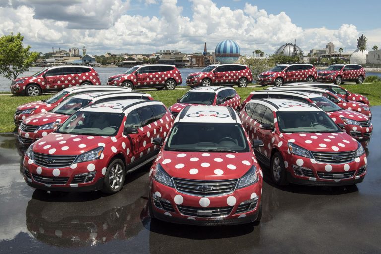 Serviço Minnie Van disponível entre os hotéis do Walt Disney World Resort e o Aeroporto Internacional de Orlando