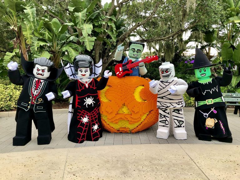 Celebre o maior Brick-or-Treat com uma nova Monster Party no Legoland Florida