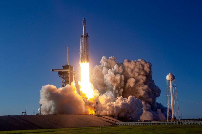 Kennedy Space Center oferece pacotes para ver o lançamento do SpaceX Falcon Heavy USSF-44