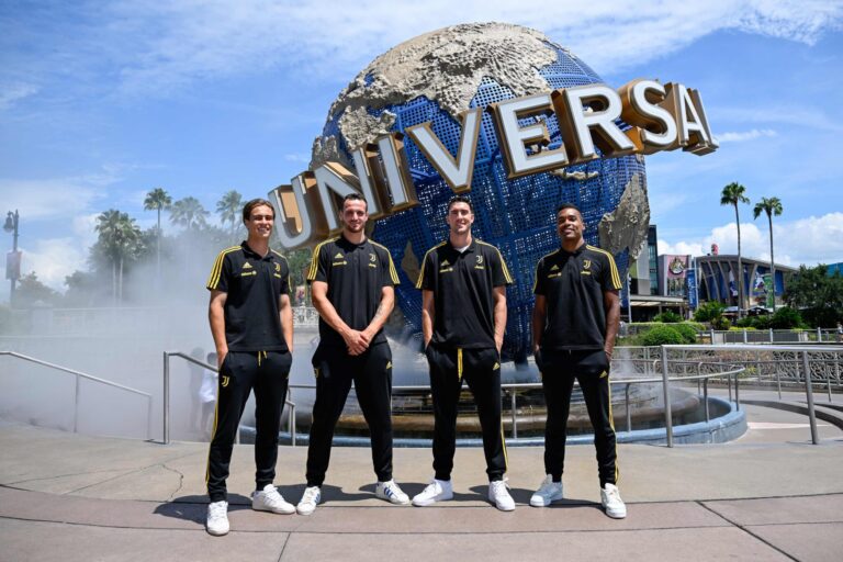 Jogadores do Juventus se divertem no Universal Orlando Resort antes de clássico na Florida Cup