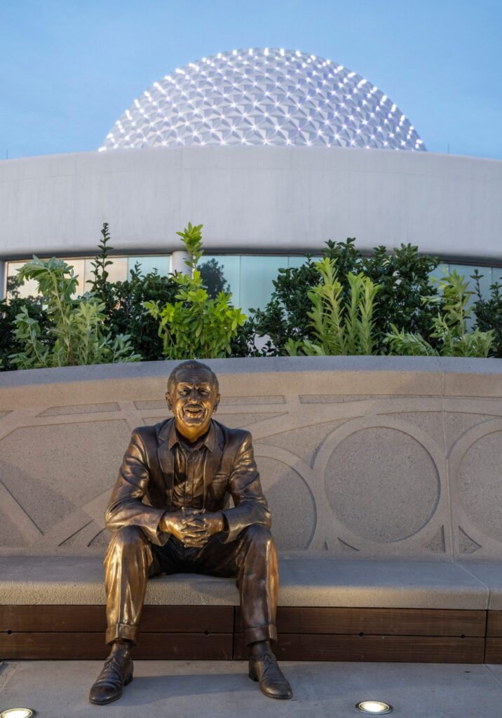 Estátua intitulada Walt the Dreamer será inaugurada no EPCOT no dia 5 de dezembro