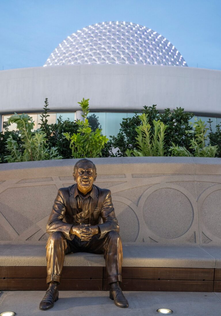 Estátua intitulada Walt the Dreamer será inaugurada no EPCOT no dia 5 de dezembro