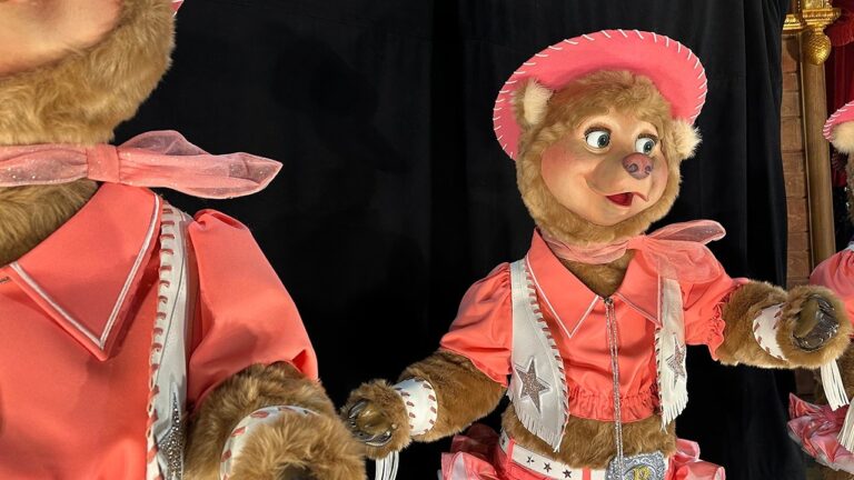 Bunny, Bubbles e Beulah com novos looks na Country Bear Musical Jamboree