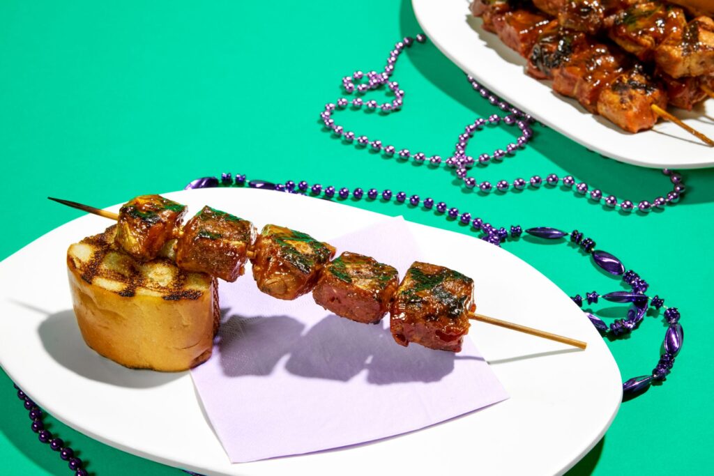 12 pinchos de lechon