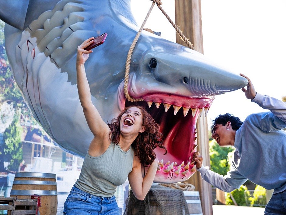 jaws mega movie summer at universal studios hollywood.jpg